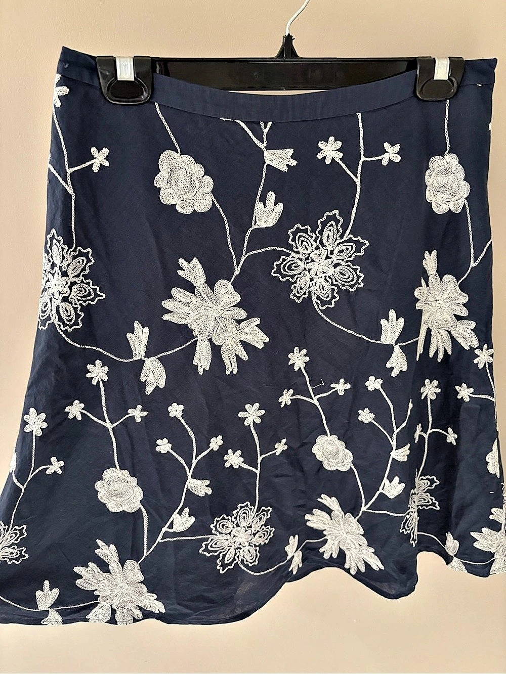 Vintage Floral Embroidered Mini Skirt in Blue & White Like New